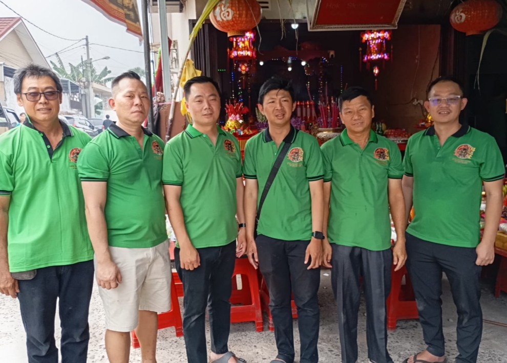 Umat di Kota Palembang larut dalam kekhusyukan perayaan hari besar keagamaan. Kelenteng Hok Siong Tong atau Setya Bhakti Sakti yang berlokasi di Jalan Talang Anyar Km 7, Palembang, baru saja sukses menggelar Ritual HUT Dewa Ng Cai Sua Ong pada Minggu 27 September 2026