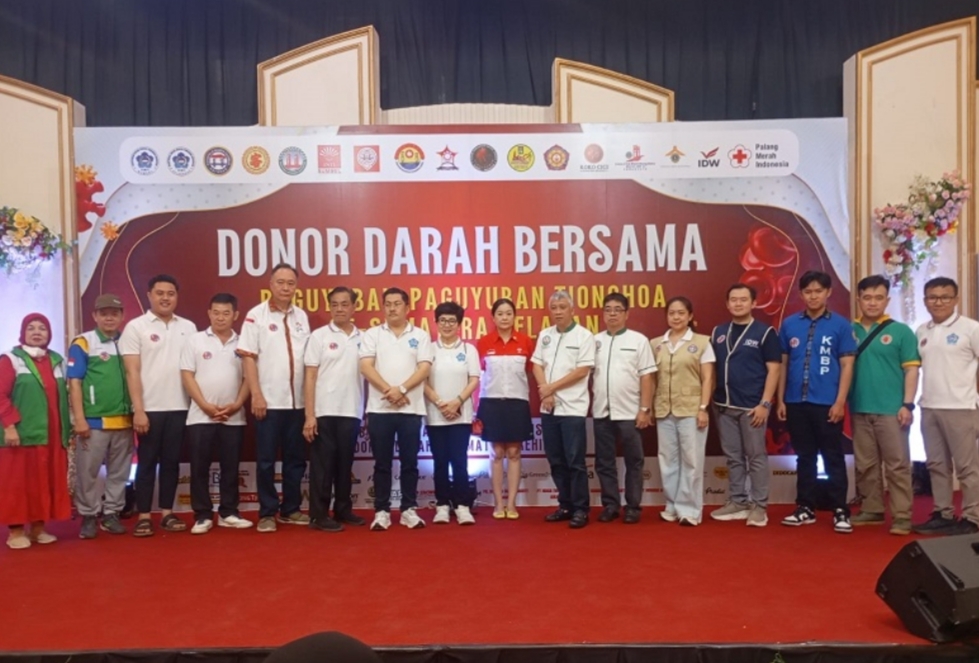 Paguyuban Tionghoa se-Sumatera Selatan (Sumsel) yang digagas oleh Paguyuban Sosial Marga Tionghoa Indonesia (PSMTI) menggelar kegiatan donor darah di YAP Ballroom, Jalan Kapten Marzuki No. 2323, 20 Ilir D I, Kecamatan Ilir Timur I, Palembang, pada Minggu --