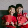 Mengapa Orang Memberi Angpau Saat Imlek